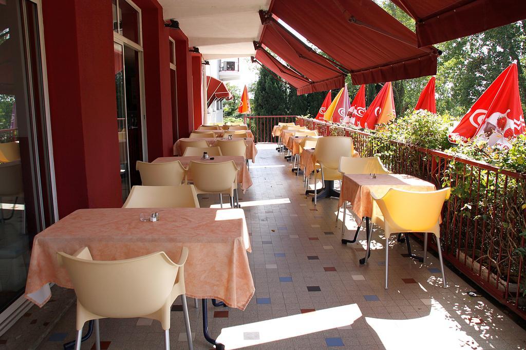 Logis Hotels - Hotel Et Restaurant Le Relais Des Garrigues Grisolles  Zimmer foto