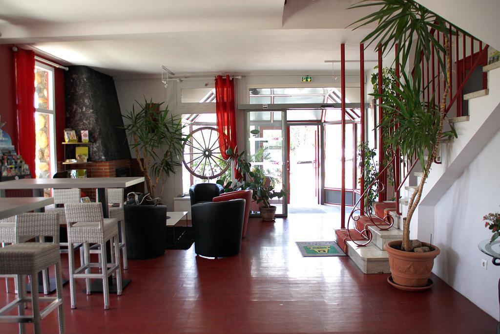 Logis Hotels - Hotel Et Restaurant Le Relais Des Garrigues Grisolles  Zimmer foto